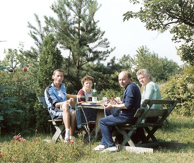 kerti parti.jpg